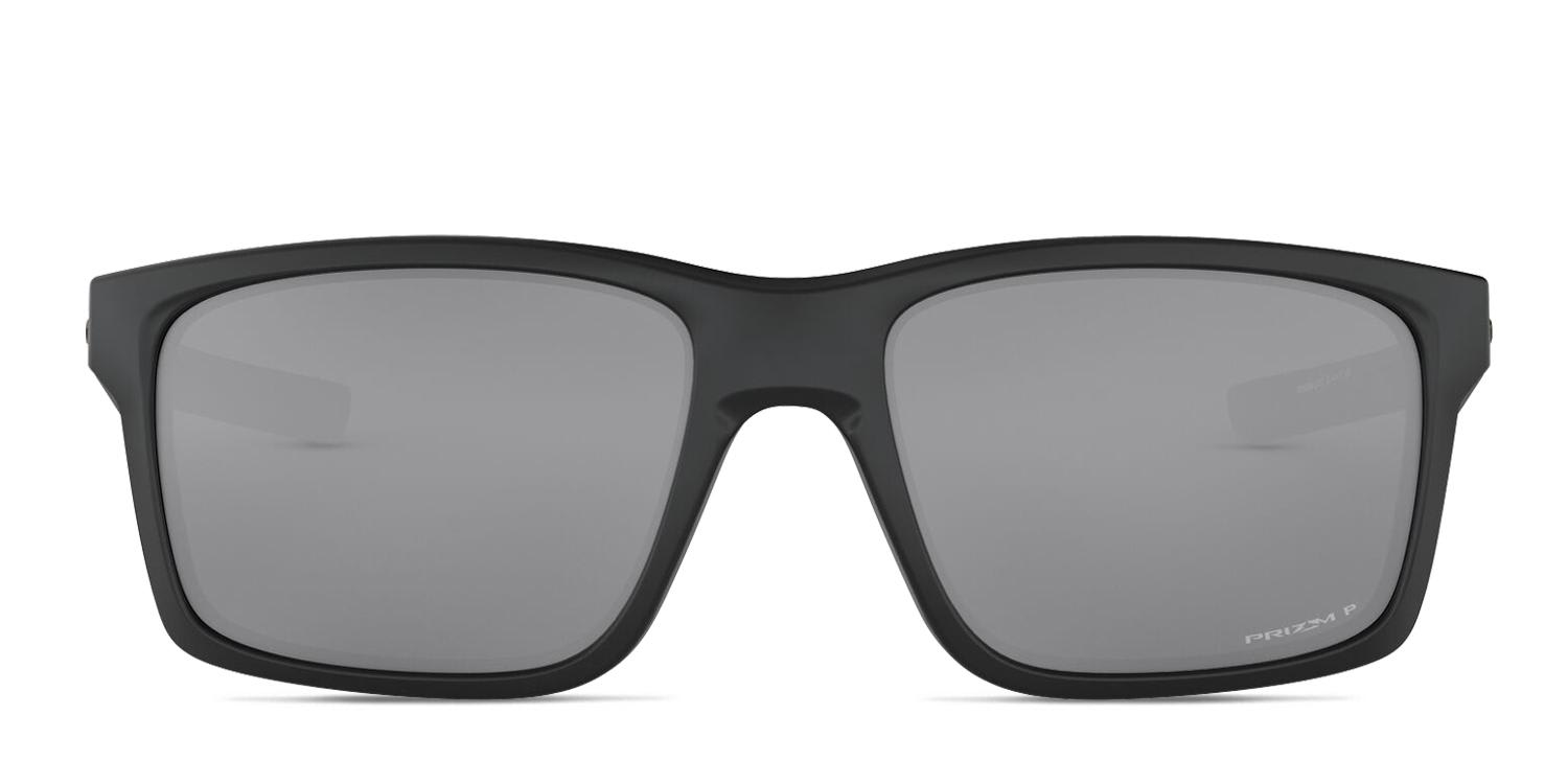 The Oakley Mainlink is a powerful frame with an unmistakable presence