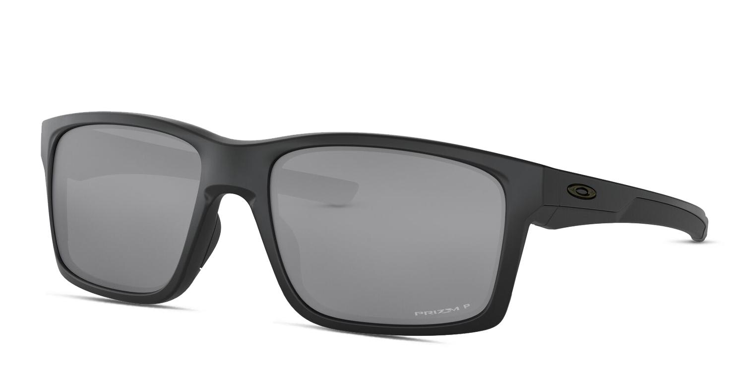 The Oakley Mainlink is a powerful frame with an unmistakable presence