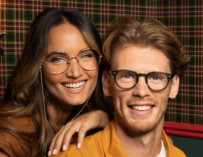 Explore 2023's Women's and Men's Glasses Trends 