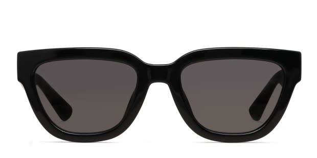 The Gucci GG1578S is a cat-eye frame with timeless appeal. Crafted