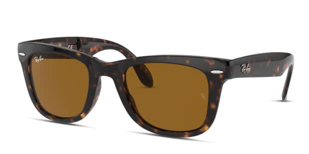 They Ray-Ban 4105 is a modern take on the classic Wayfarer with