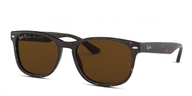 The Ray Ban 2184 is a modern tweak on a classic sunglasses style. Crafted from high grade acetate it features a keyhole bridge sleek metal rivets and signature arm design boasting the iconic logo