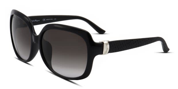 美品❗️Salvatore Ferragamo☆サングラスSF739SA Ferragamo SF739SA black frame with gradient smoke lenses. Lenses
