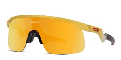 Oakley OJ9010 Resistor Patrick Mahomes II Collection Prizm Kids Gold glasses - Gold - Angle View