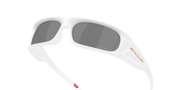 Oakley OO9522 Highland white frame with PRIZM black lenses. Lenses